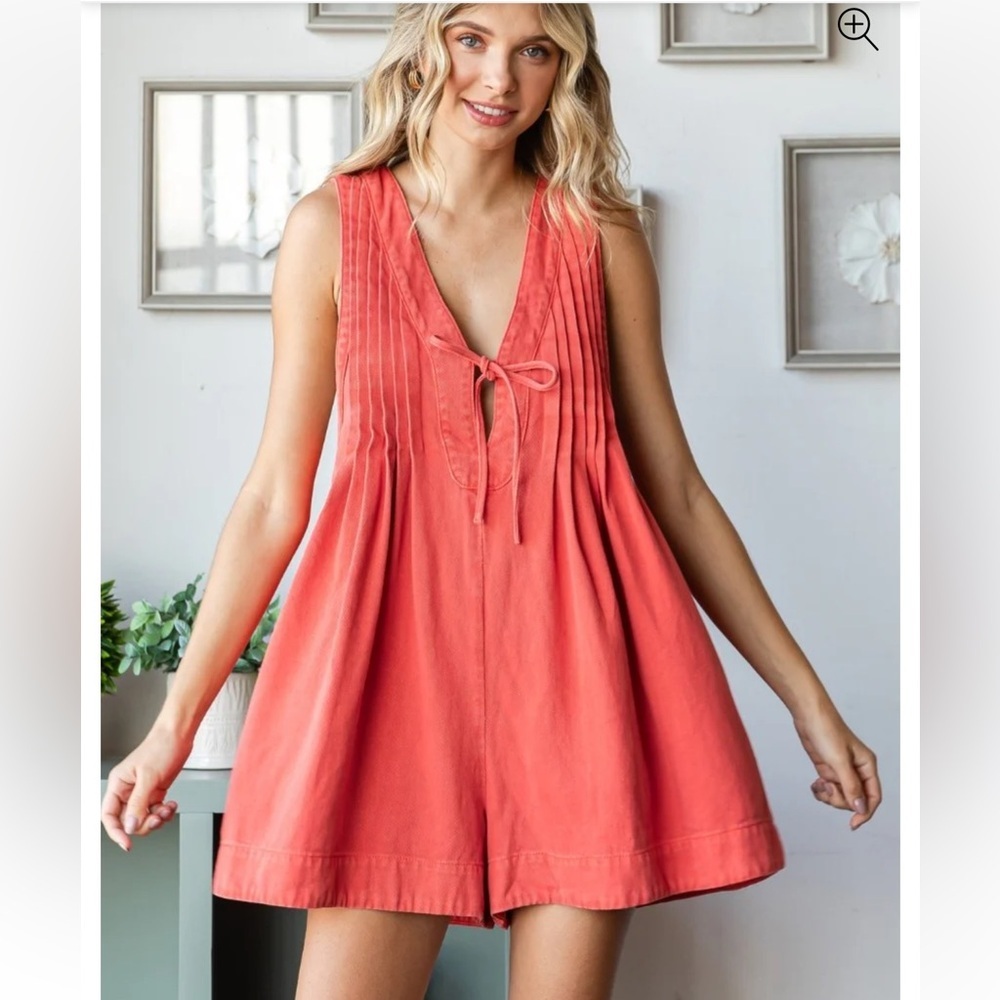 Veveret Coral Sleeveless Cotton Romper Small tie front